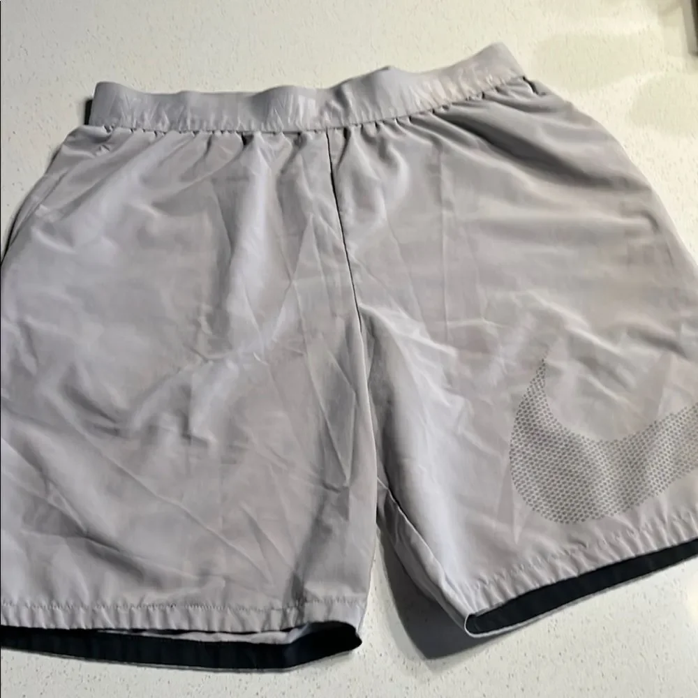Nike Gray Athletic Shorts Lightweight Elastic Waist Size M